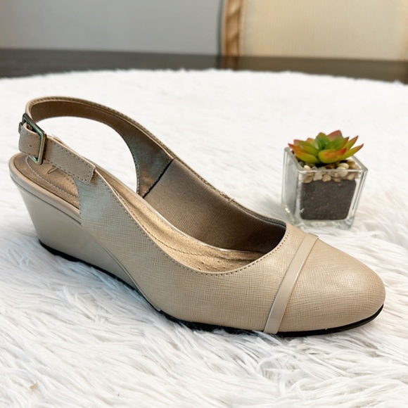 NEW Lifestride Nude Beige Leather sling back wedge shoe women’s 8.5 - Picture 8 of 9